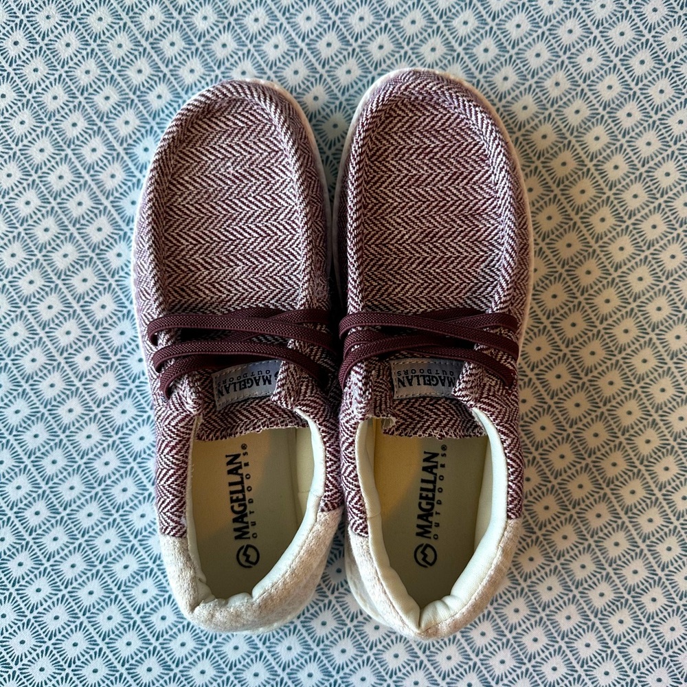 Megellan slip on women’s shoes. Size 7
